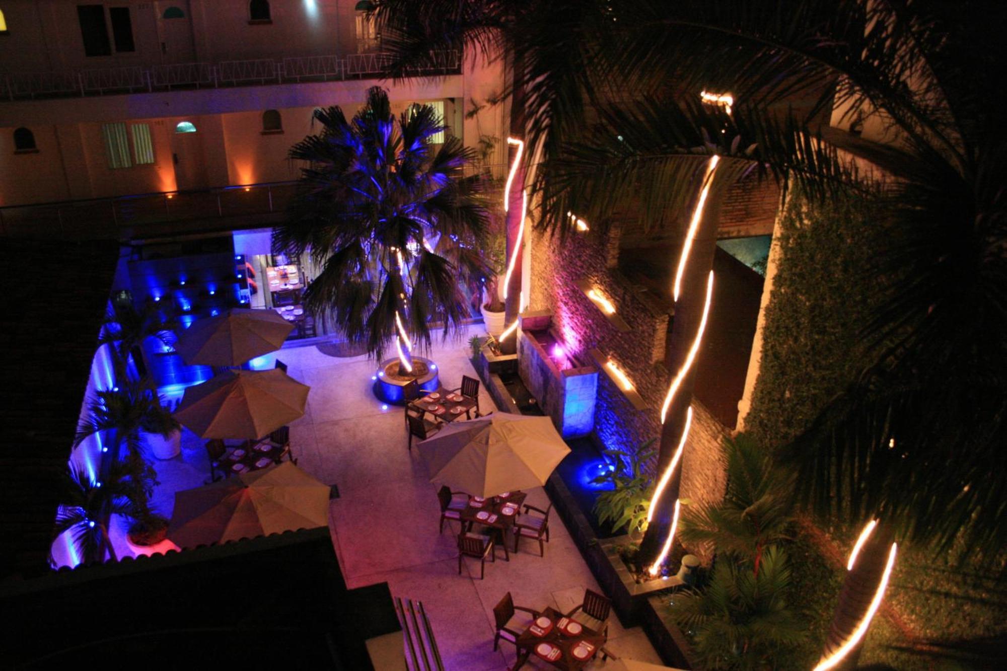 Hotel Rio Malecon Пуэрто-Вальярта Экстерьер фото