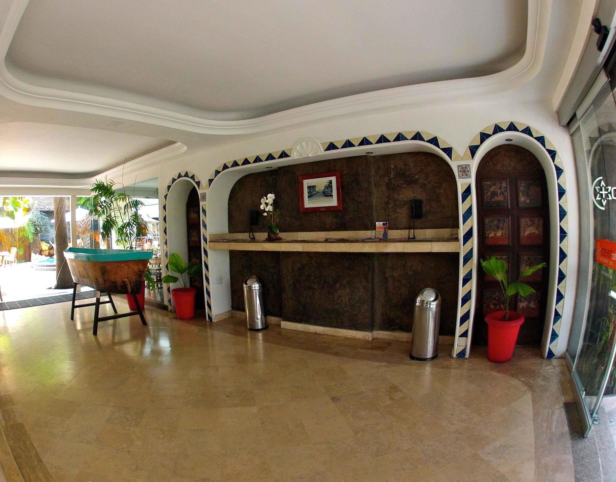 Hotel Rio Malecon Пуэрто-Вальярта Экстерьер фото