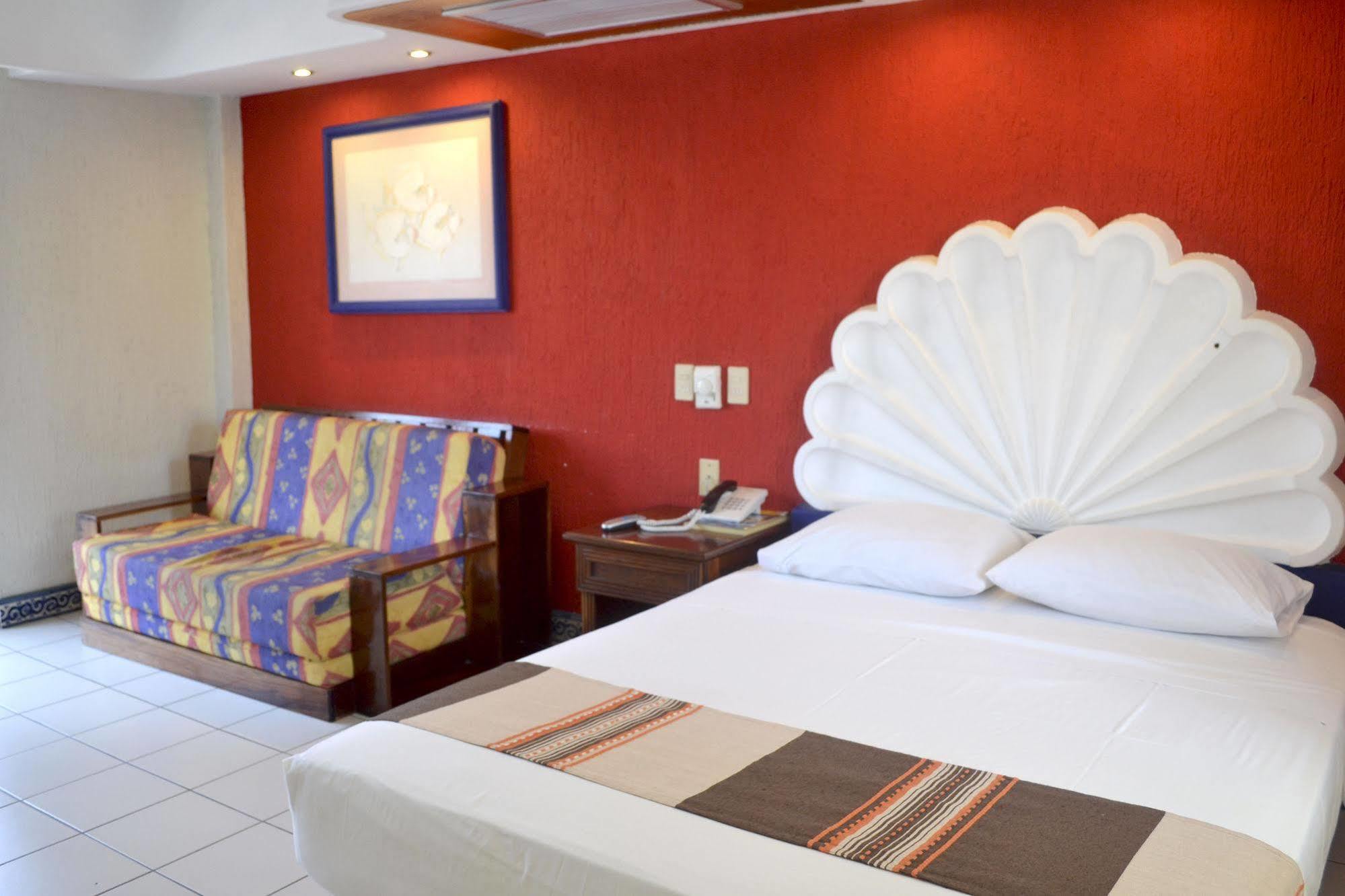 Hotel Rio Malecon Пуэрто-Вальярта Экстерьер фото